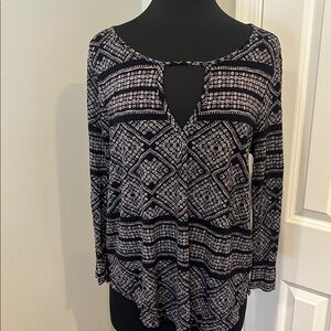 Black and White Geometric Pattern Women's Top